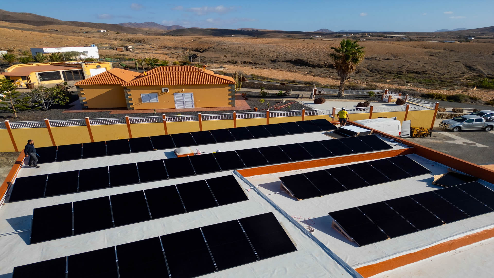 case-spain-ecological-farm-02 Progetto di generazione di energia fotovoltaica per una fattoria ecologica in Spagna
