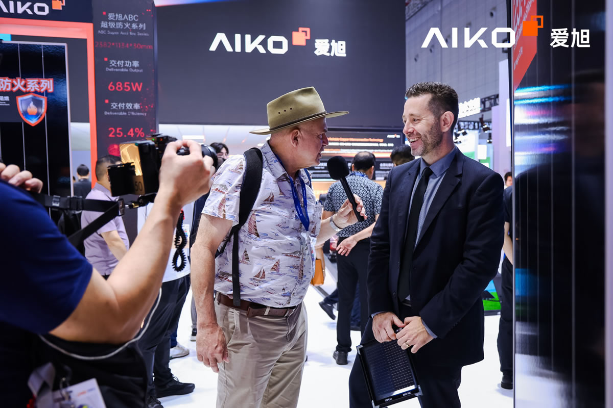 topic-snec-2026-booth-4.5_w1200 PP电子官方网站在 SNEC 2026 展台设置全面升级的现场对比实验装置